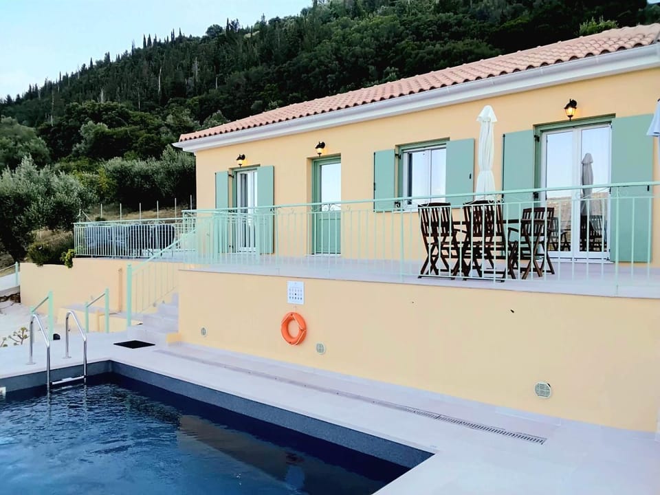 Property building, Natural landscape, View (from property/room), Balcony/Terrace, Mountain view, Swimming pool