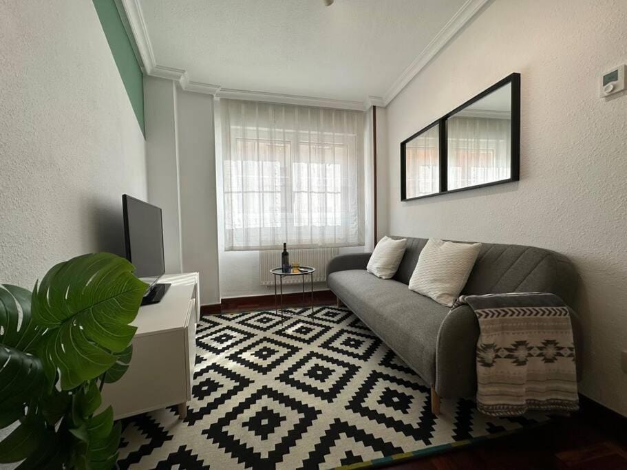 630A Apto moderno y equipado by R2R Consulting Apartment in Oviedo