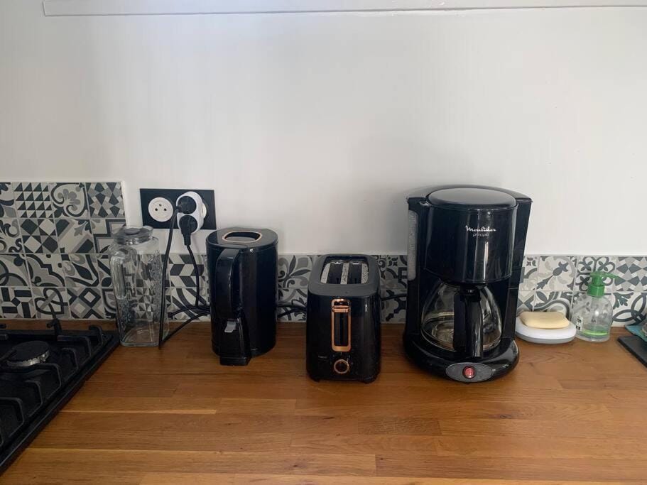 Coffee/tea facilities, toaster