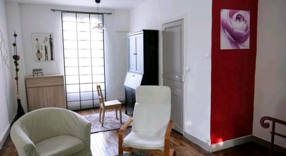 Une petite maison en ville Apartment in Montrouge