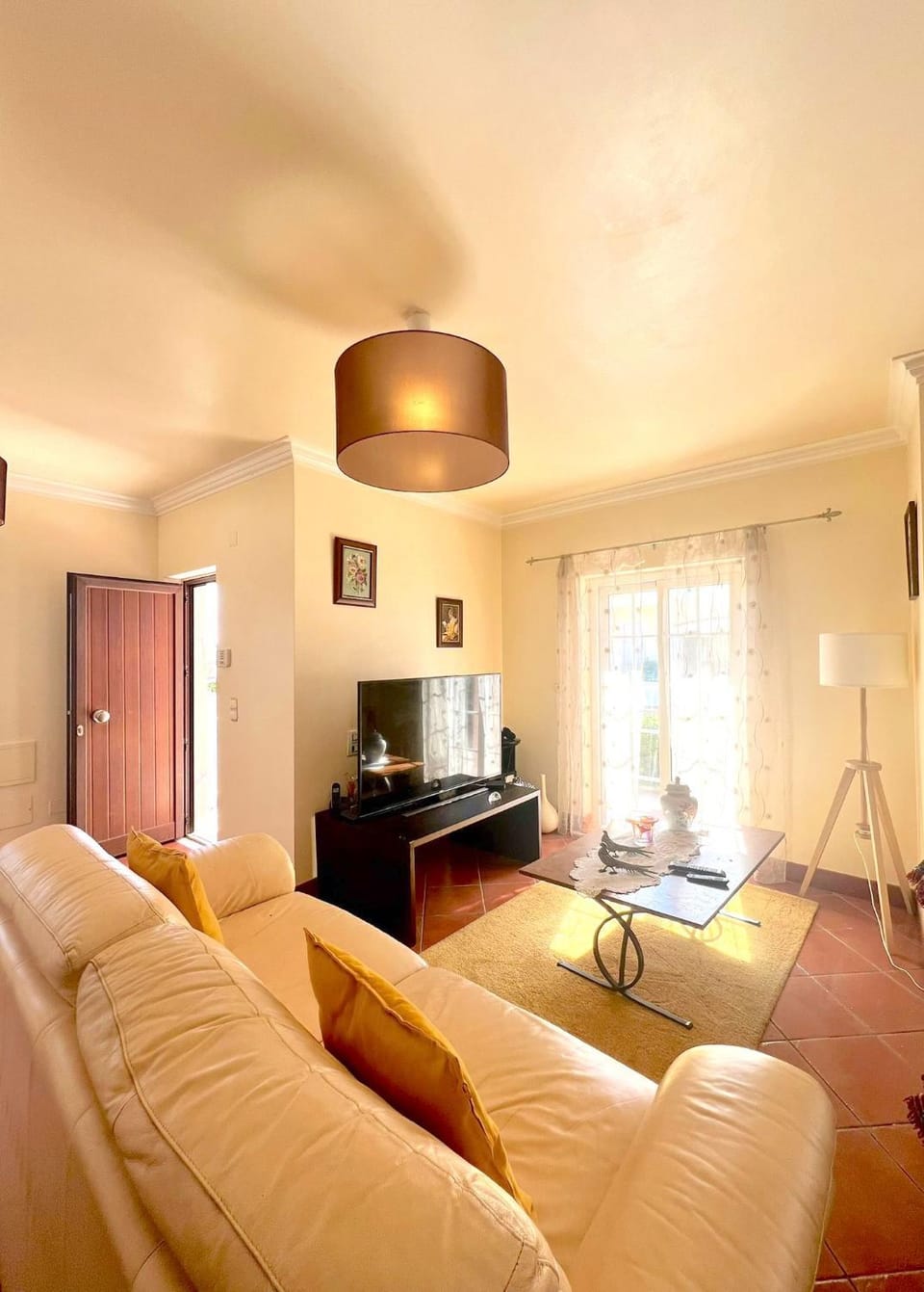 TV and multimedia, Living room, Evening entertainment