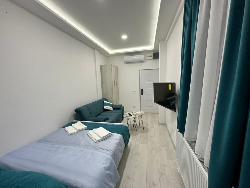 TV and multimedia, Photo of the whole room, air conditioner