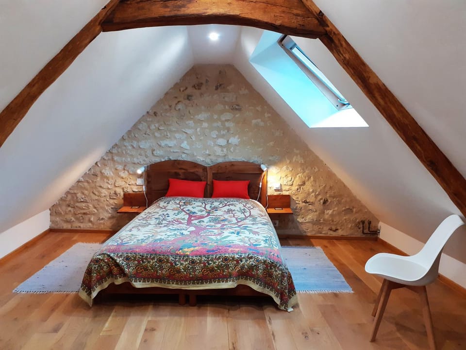 Bed, Photo of the whole room, Bedroom
