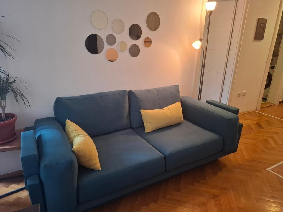 Yellow Circles Apt. on great location NEW Apartment in Novi Sad