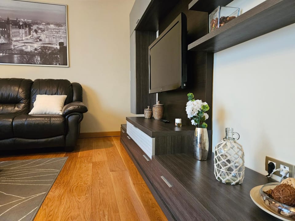 C01A06 Santander Los Alazanes by R2R Consulting Apartment in Santander