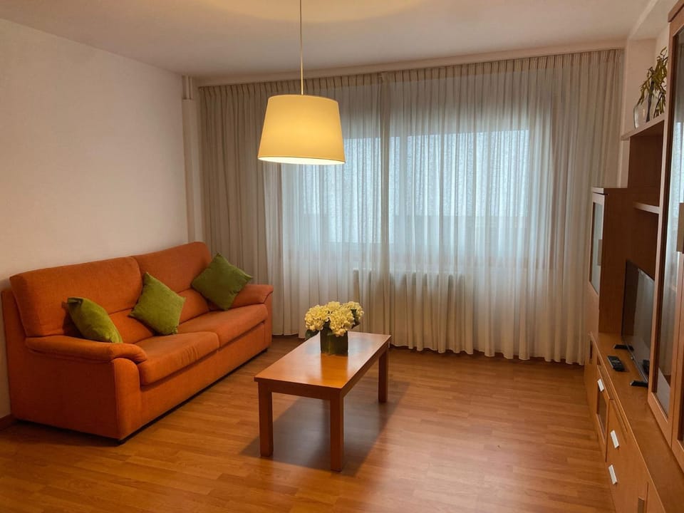 3 A Piso centrico dos dormitorios en Santiago Apartment in Santiago de Compostela