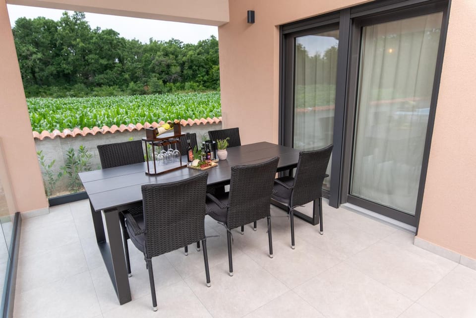 Day, View (from property/room), Balcony/Terrace, Balcony/Terrace, Seating area, Dining area, Garden view