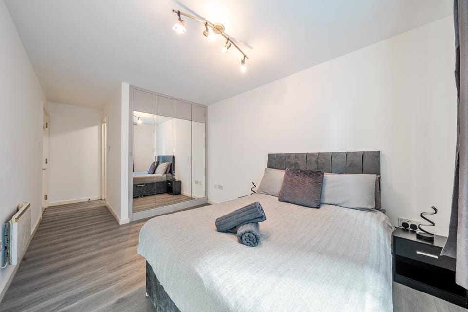 Bed, Bedroom, wardrobe