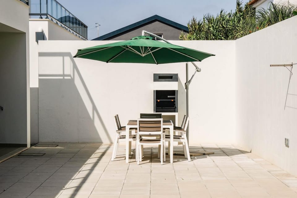 BBQ facilities, Dining area