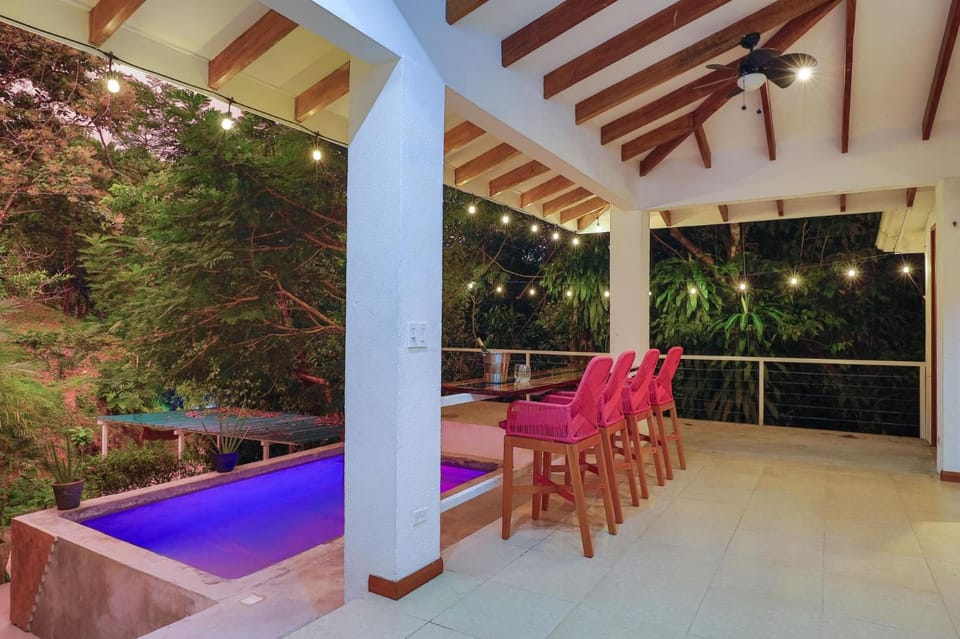 Tropical Casa Ventanas with private pool in MA Villa in Quepos