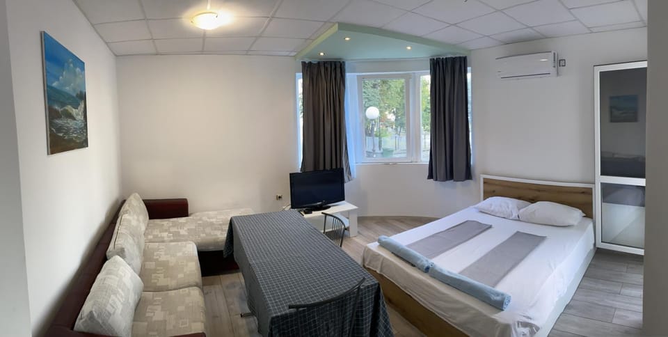 Communal lounge/ TV room, Bedroom