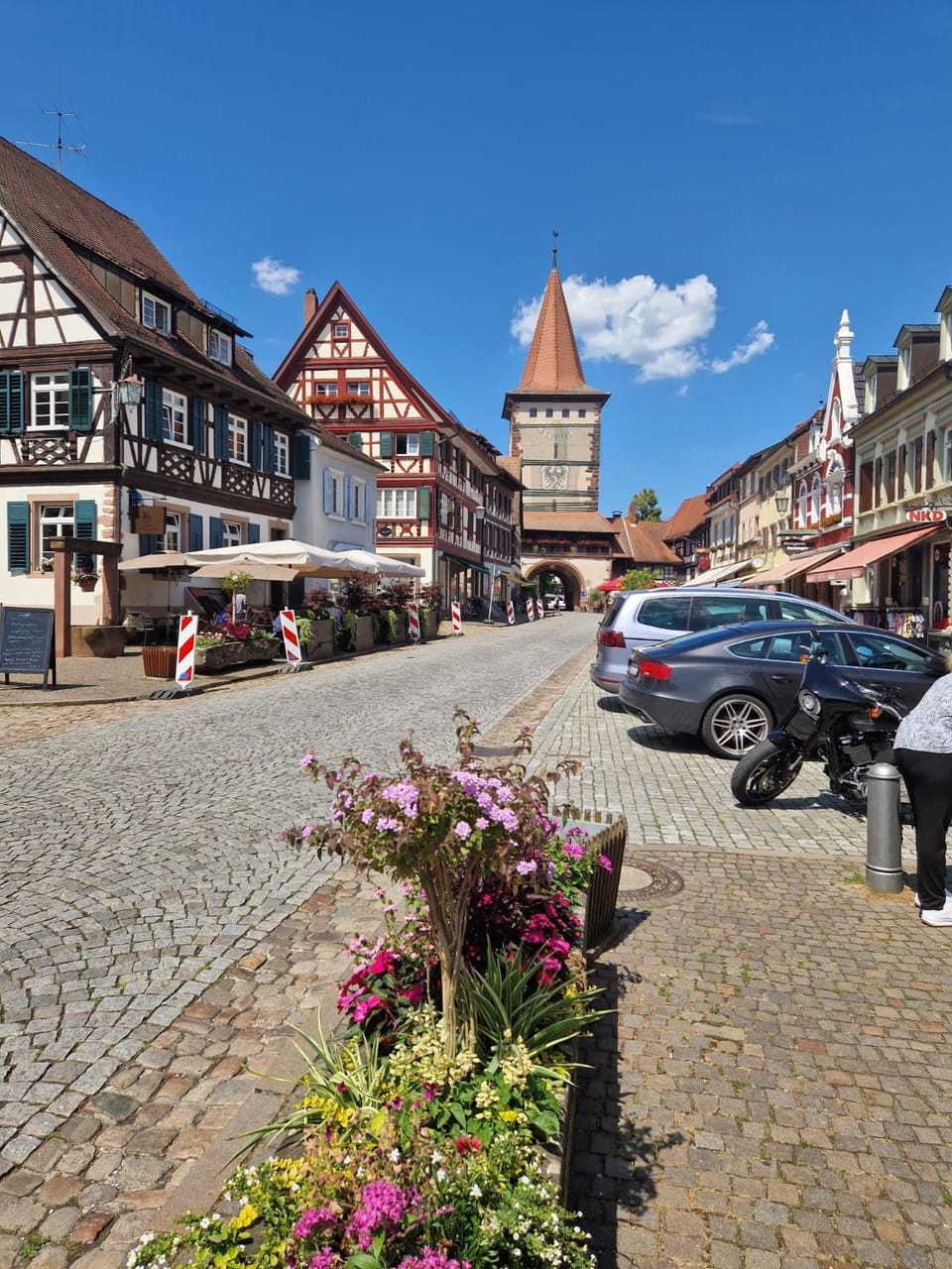 City view, Location