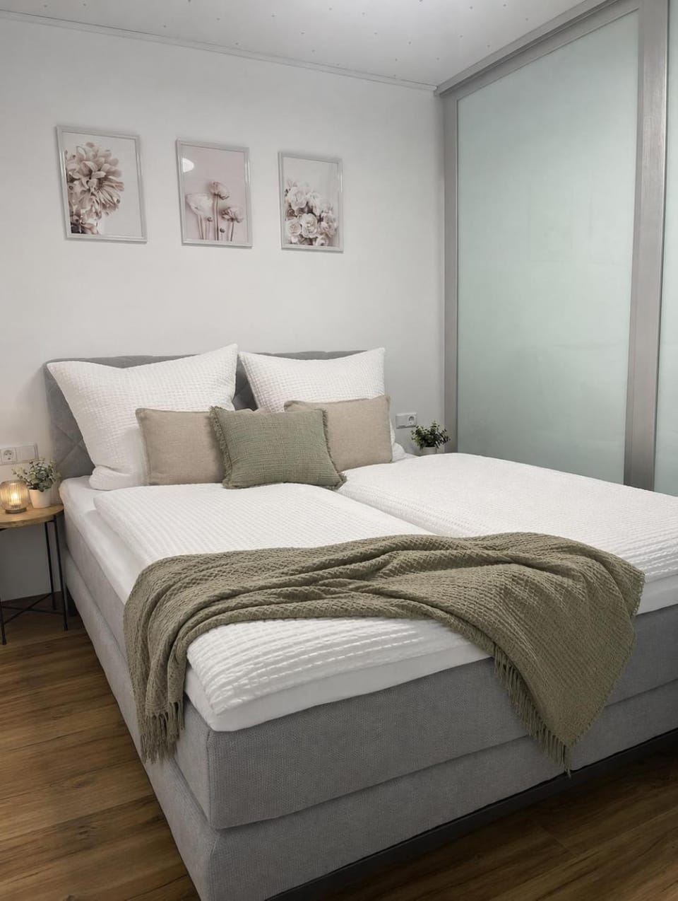 Bedroom, wardrobe