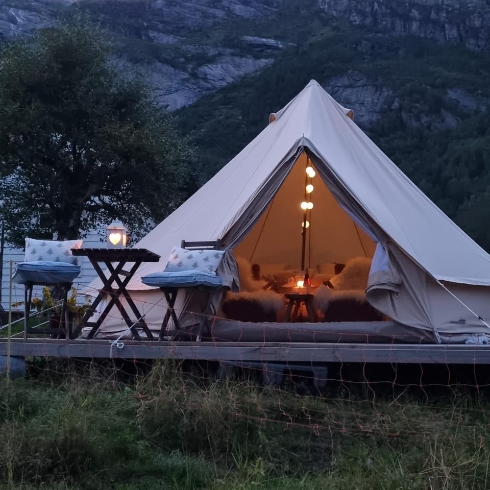 Flatheim Glamping Luxury tent in Vestland