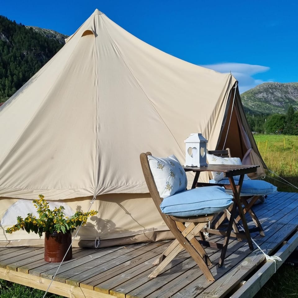 Flatheim Glamping Luxury tent in Vestland