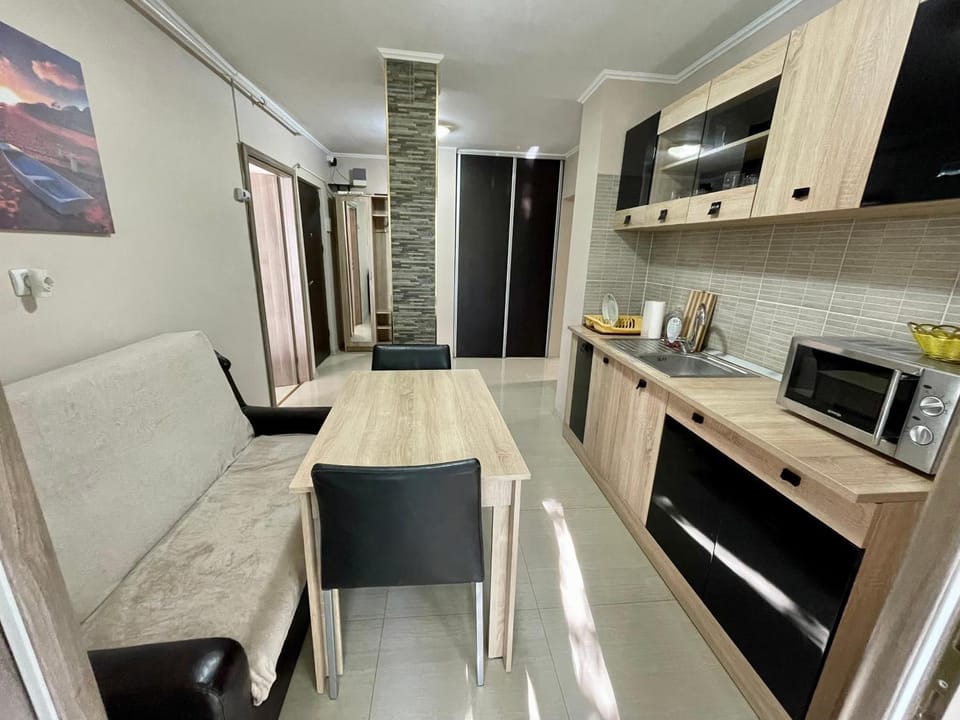 minibar, toaster