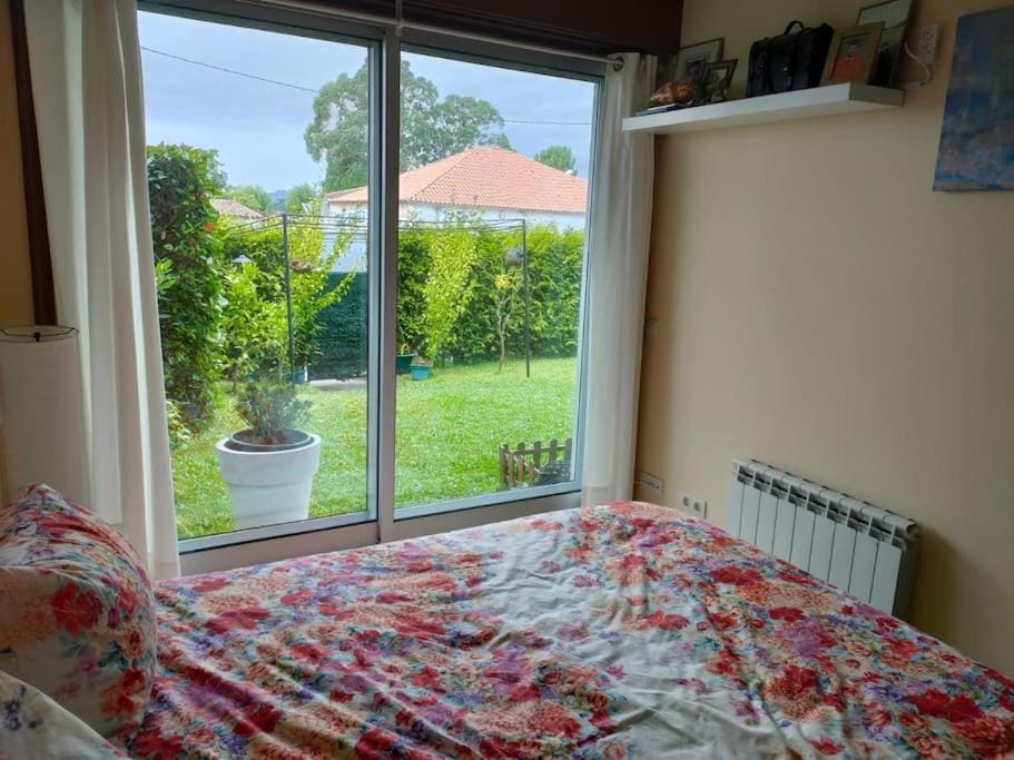 Bed, Bedroom, Garden view