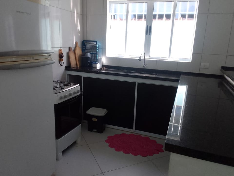 Kitchen or kitchenette, pet friendly, stove