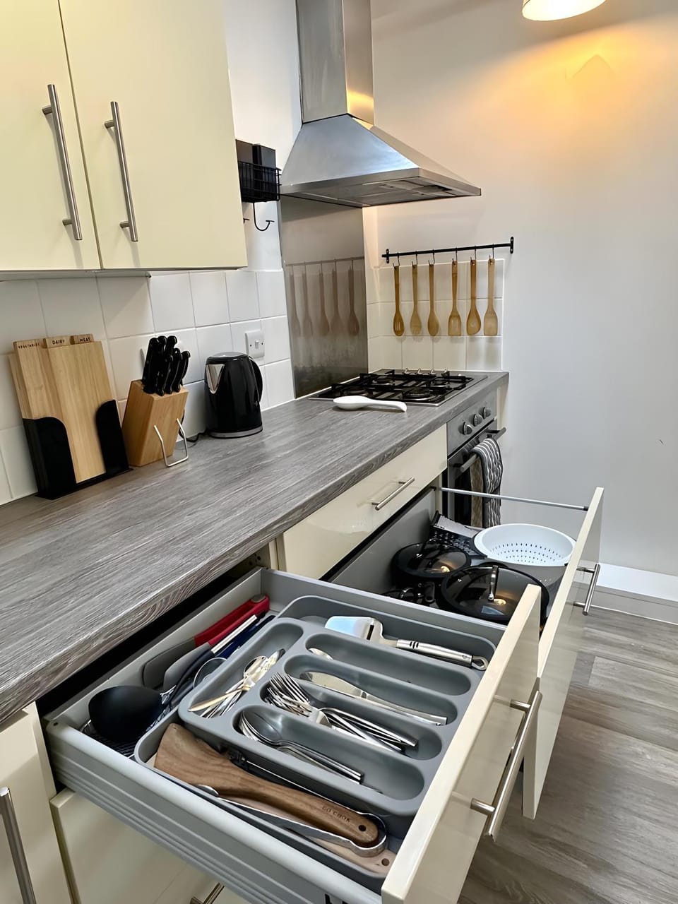 Amo Mews House - Central, Private Patio & Free Parking House in Worthing