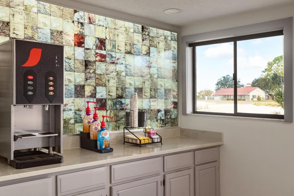 Coffee/tea facilities