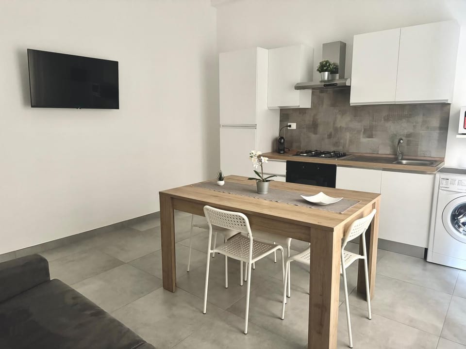 TV and multimedia, Coffee/tea facilities, Kitchen or kitchenette, Living room, Seating area, Dining area, minibar, pet friendly, stove