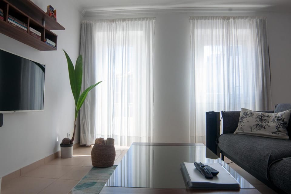 TV and multimedia, Living room, Street view