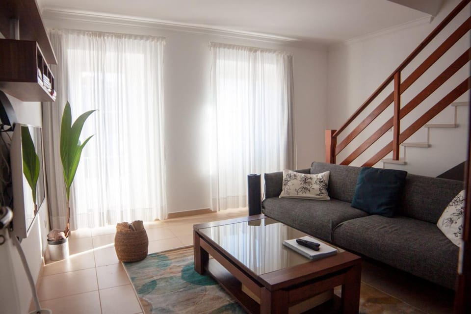 Living room, Seating area, Street view