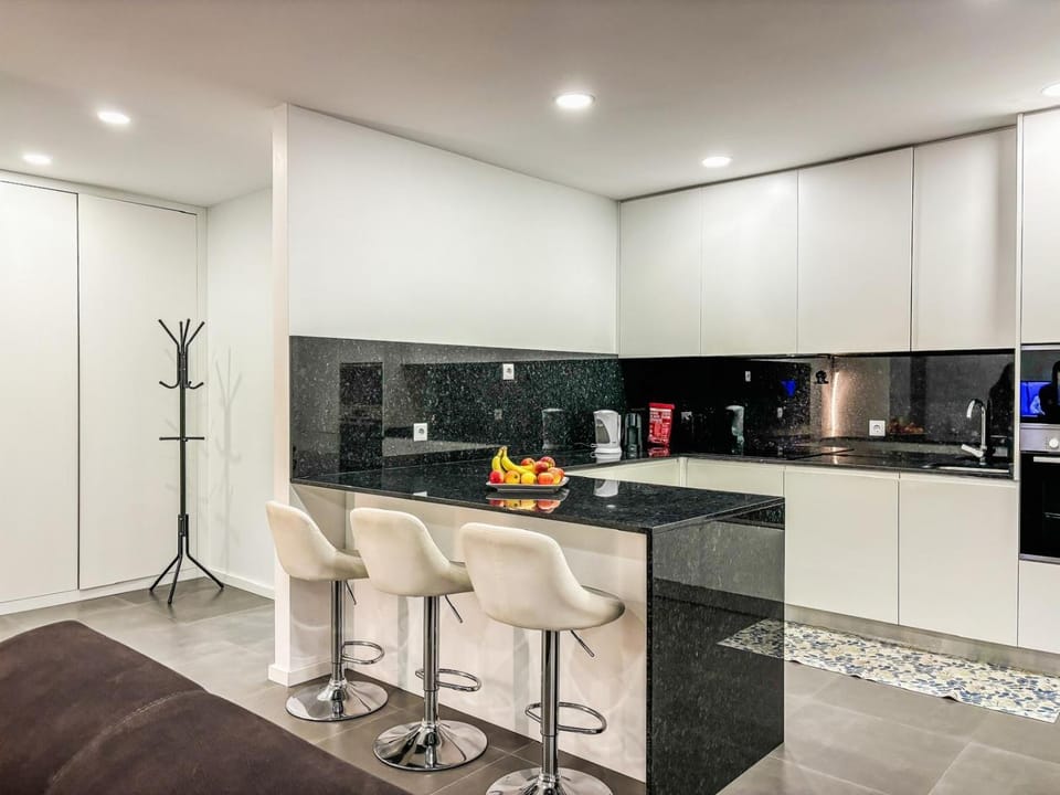 Kitchen or kitchenette, Dining area, dishwasher, oven, stove