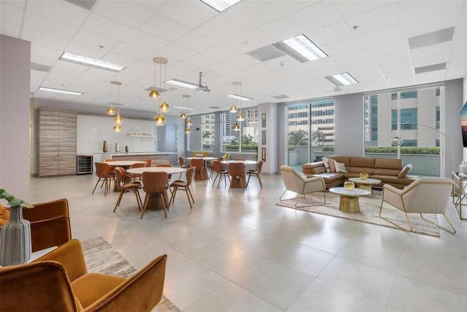 Ocean front private unit Apartment in Brickell