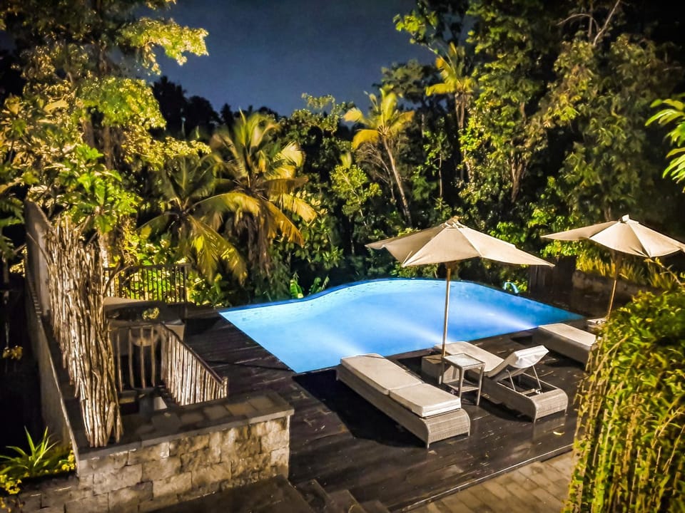 Pool view, Swimming pool