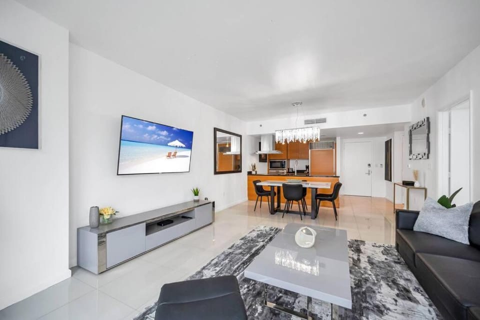 38th floor W residence with amenities Apartment in Brickell