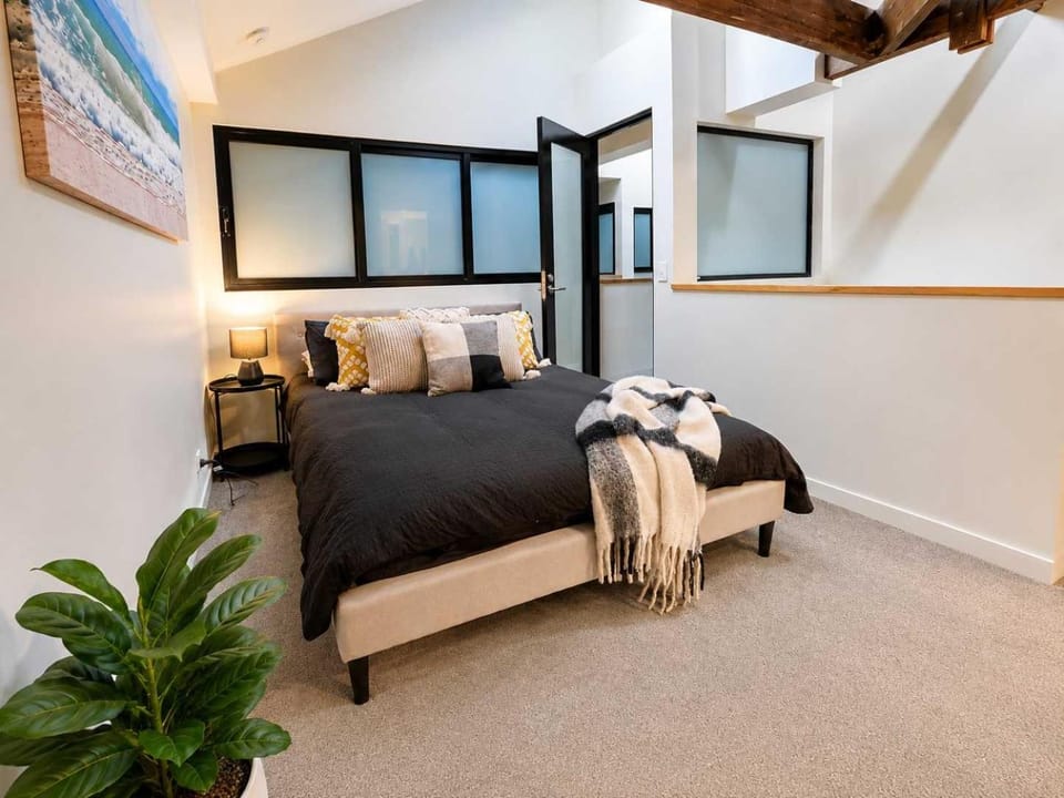 Devonport Loft Apartment AC Great Location! Apartment in Devonport