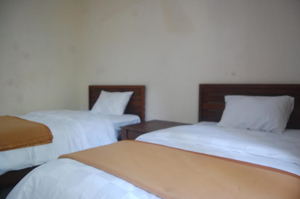 Bed, Other, Photo of the whole room, Decorative detail, Bedroom