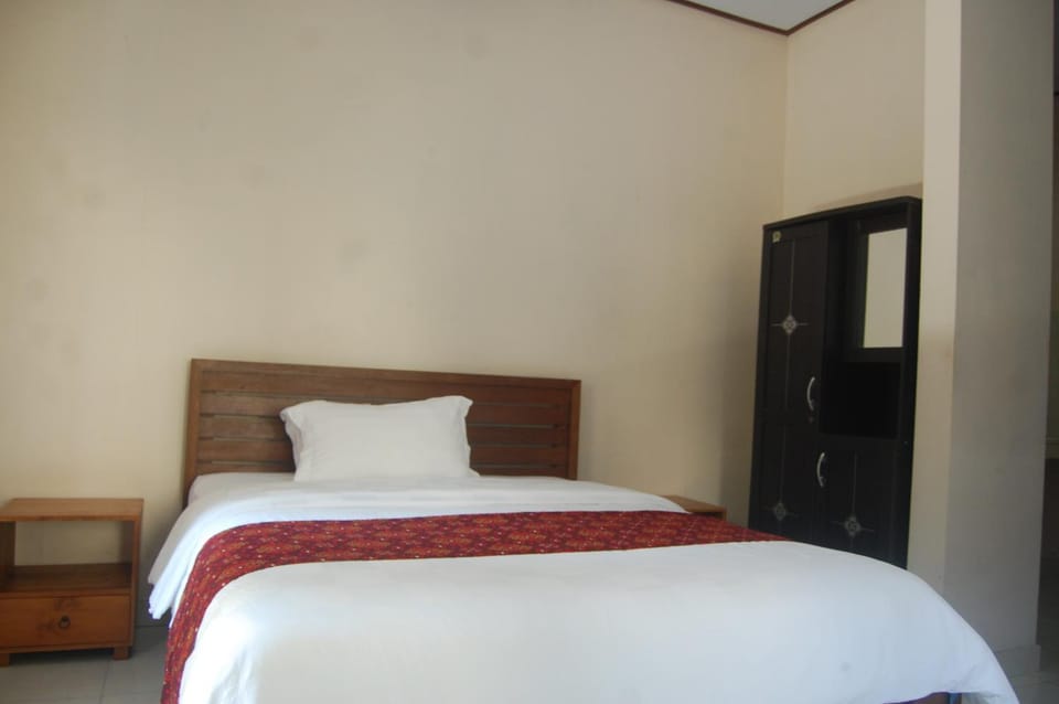 Bed, Other, Photo of the whole room, Decorative detail, Bedroom