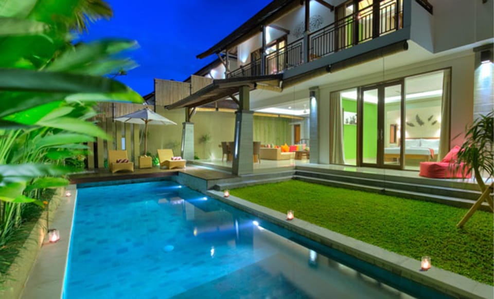 Swimming pool, Swimming pool