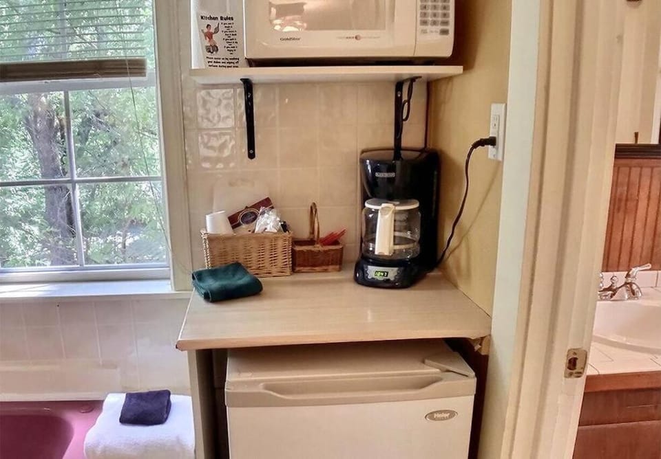 Napa Rock Cottage/ #7 Oak Crest Apartment in Eureka Springs