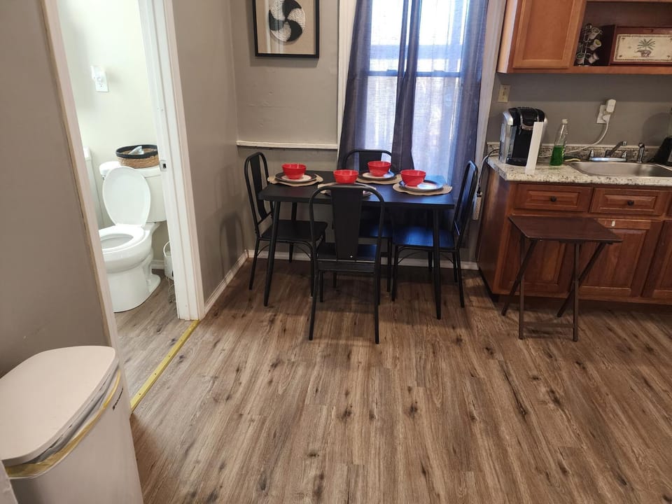 fashionably cozy place Apartment in Meriden