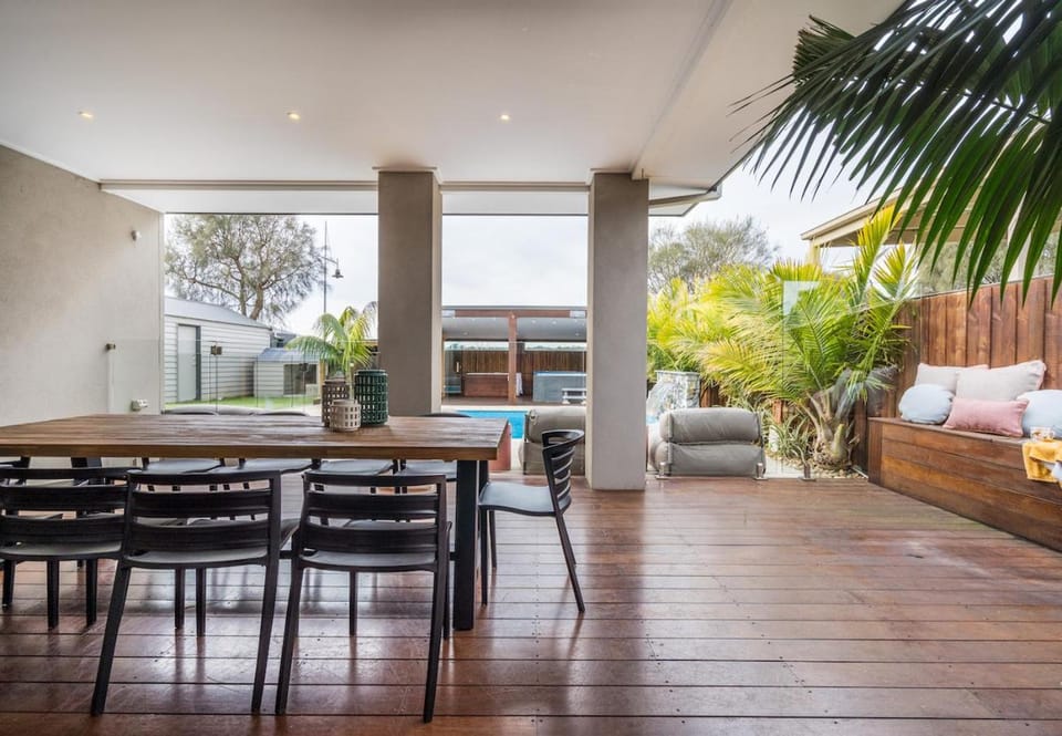 Patio, Dining area