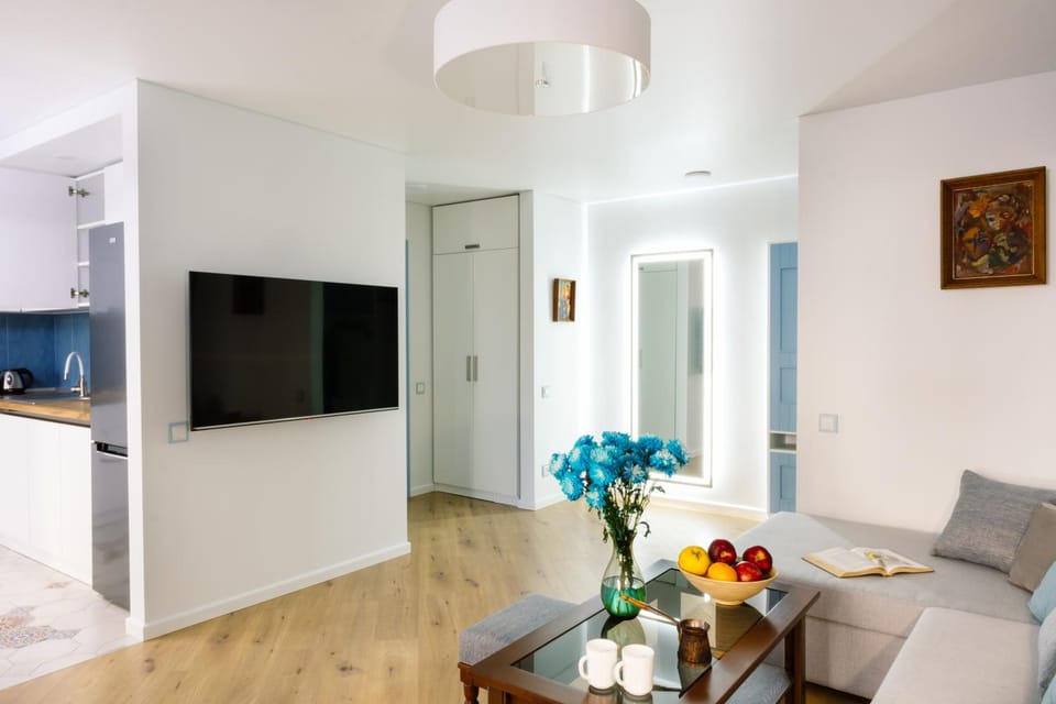 TV and multimedia, Kitchen or kitchenette, Living room