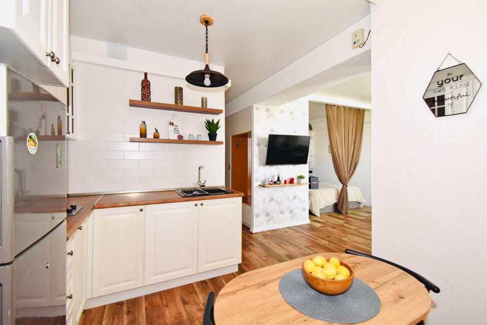 TV and multimedia, Kitchen or kitchenette