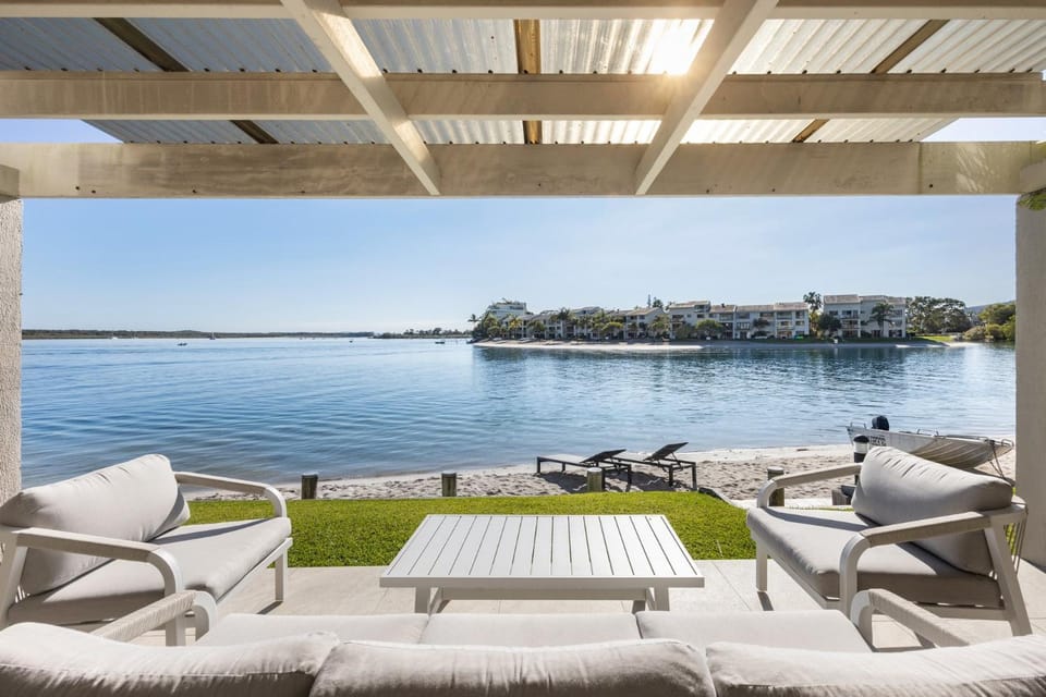 Bellavista 3 Riverfront with Beach Apartment in Noosa Heads