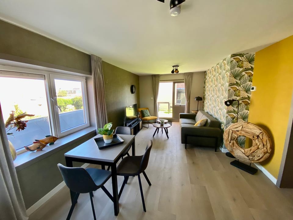 Living room, Food
