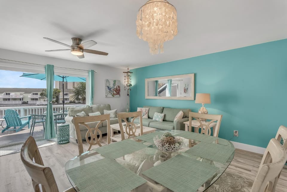 Southbay by the Gulf #51 - Walk to private beach in 3 min - Beach setup included - Spectacular lake views - Completely Remodeled 2BR/2.5BA Townhouse House in Destin