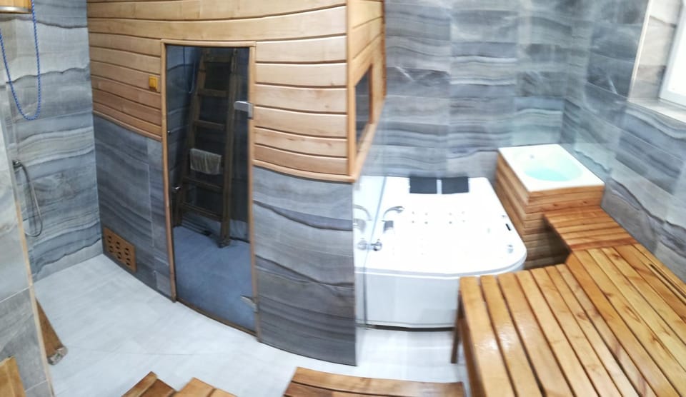Hot Tub, Sauna, Spa and wellness centre/facilities