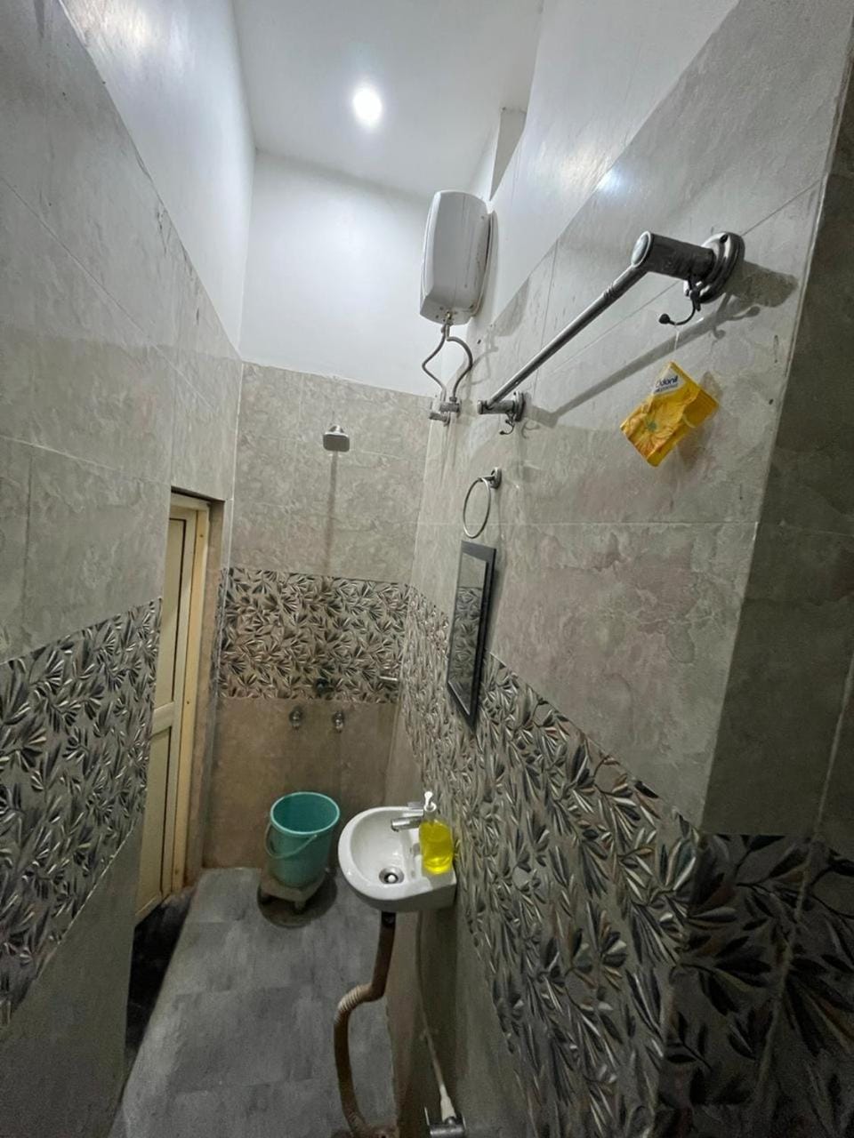 Shower, Bathroom, towels