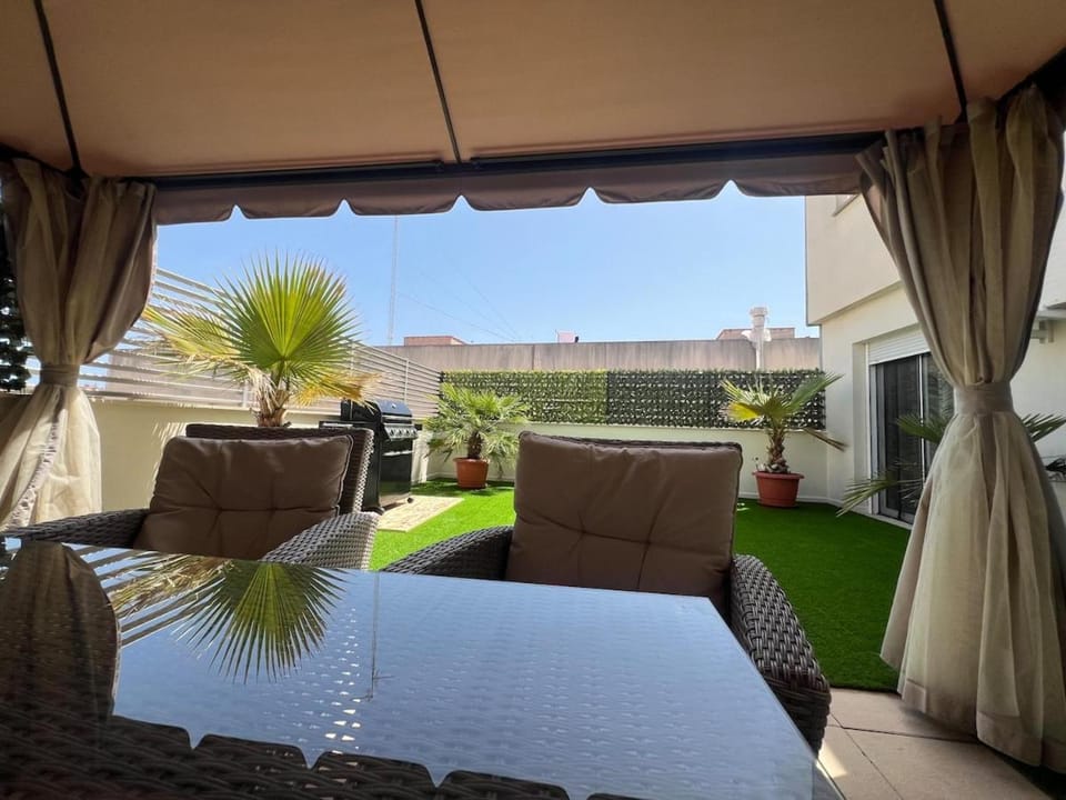 Balcony/Terrace, Garden view