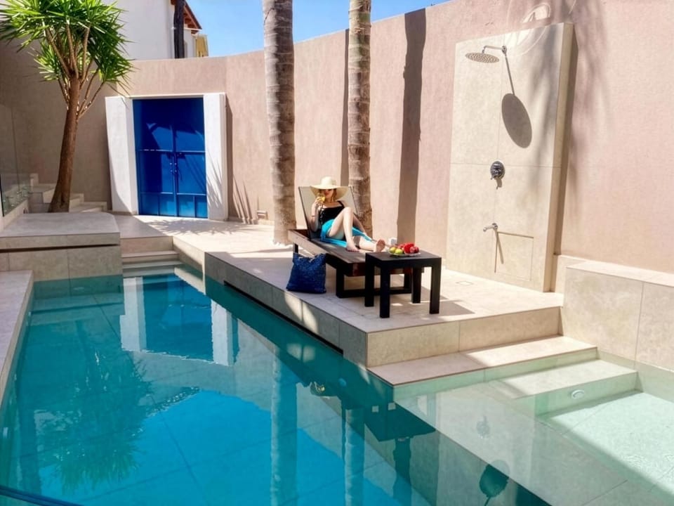 Shower, Swimming pool, Inner courtyard view