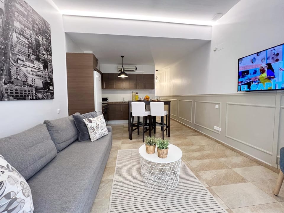 Communal lounge/ TV room, TV and multimedia, Living room, Seating area