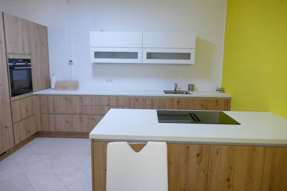 Kitchen or kitchenette, pet friendly, stove