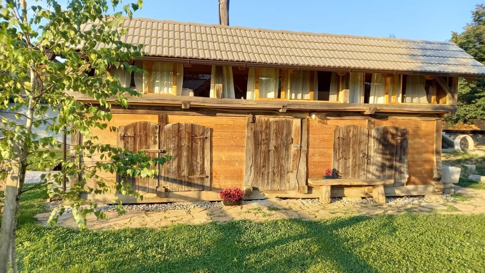 Property building, Day, Garden, Garden view